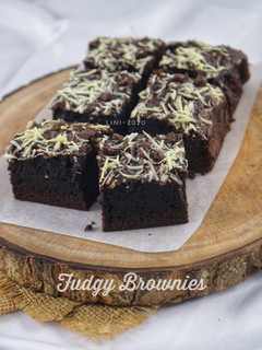 Foto resep Fudgy Brownies - brownies no mixer