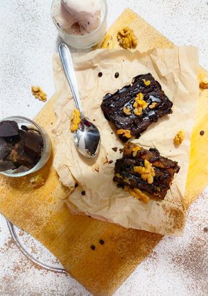 ચોકલેટ વોલનટ બ્રાઉની(Chocolate walnut brownie recipe in gujarati રેસીપી મુખ્ય ફોટો