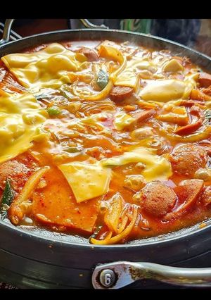 A picture of Korean Budae jjigae.