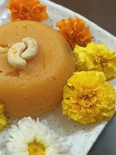 रवा केसरी (rava kesari recipe in Hindi) रेसिपी मुख्य फोटो