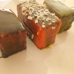 A picture of Vanilla sponge Cake slides.
