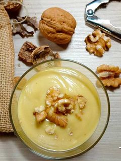 Una foto de Crema de romanescu y nueces