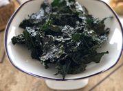 Una foto de kale al horno
