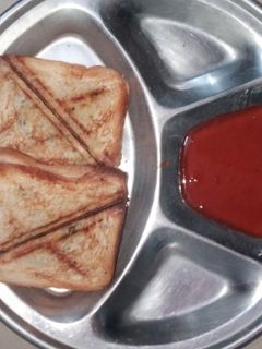 आलू के सैंडविच (Aloo ke sandwich recipe in hindi) रेसिपी मुख्य फोटो