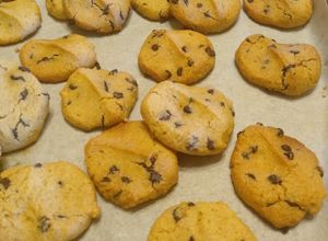 Foto di Biscotti con farina di mais e gocce di cioccolato fondente 🌽🍫