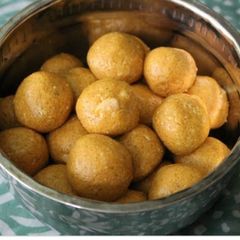 A picture of Besan Laddoo.
