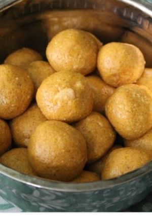 A picture of Besan Laddoo.