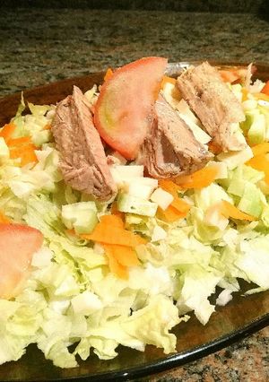 Foto principal de Ensalada de melva y queso de cabra curado extremeño