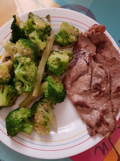 Una foto de Brócoli con ternera #Recetasdefindemes