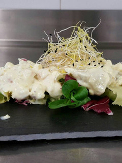 Una foto de Ensalada de fruta y yogur