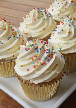 Foto resep Vanilla Cupcake (Moist and Fluffy)