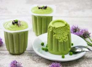 Une photo de Panna cotta aux petits pois et wasabi