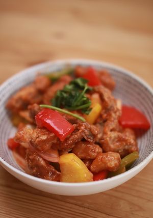 A picture of Sweet and Sour Chicken / Pork .