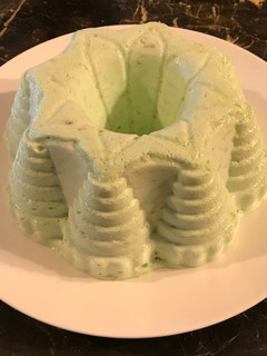 A picture of Green Jello.