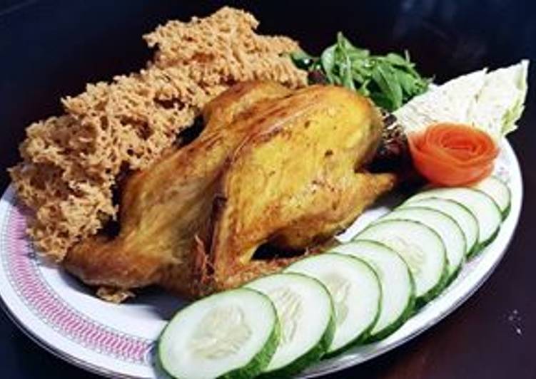 Ayam goreng kremes