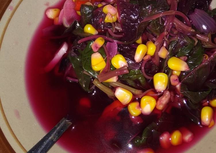 Mulai Dari Mata, Ginjal Hingga Kanker. Ini 7 Manfaat Bayam Merah Untuk Kesehatan sayur bening bayam merah foto resep utama - Mulai Dari Mata, Ginjal Hingga Kanker. Ini 7 Manfaat Bayam Merah Untuk Kesehatan