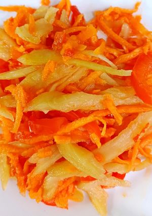 Hình của món Củ cải khô, cà rốt trộn sốt mắm đường.