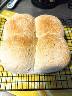 Zsemle gluténmentesen vegyes lisztekből Air fryerben sütve recept fotója