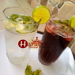 A picture of Mojito's.