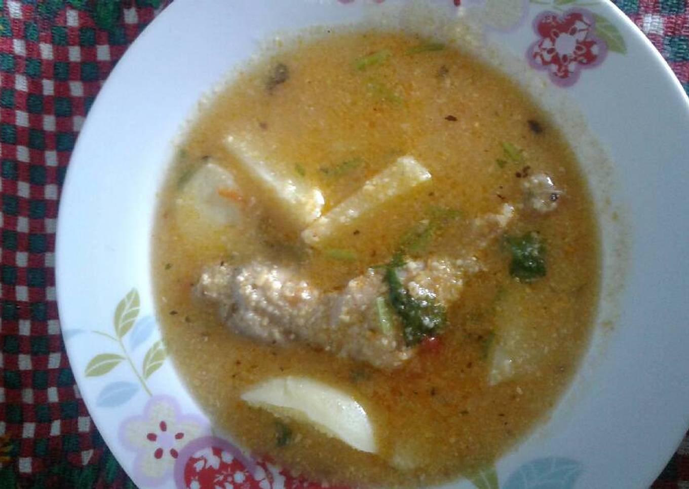Caldito de pollo en arroz de maíz