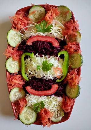 કોબી સલાડ (cabbage salad recipe in Gujarati) રેસીપી મુખ્ય ફોટો