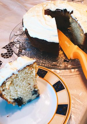 Φωτογραφία της συνταγής Bundt κέικ με μύρτιλλα-σμέουρα και γλάσο λευκής σοκολάτας
