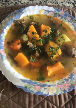 Una foto de Sopa de lagarto (osso buco)