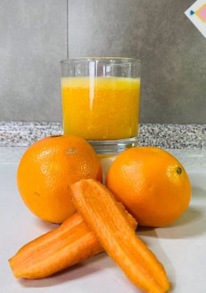Una foto de Jugo naranja - zanahoria