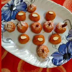 A picture of Papaya Ladoo.