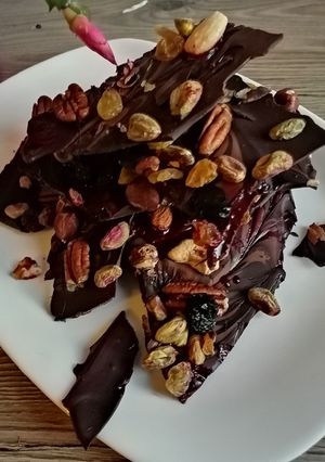 Une photo de Mendiant au 2 🍫chocolats