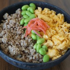 A picture of Three-Color Soboro Don (Minced Chicken Rice Bowl) Recipe.