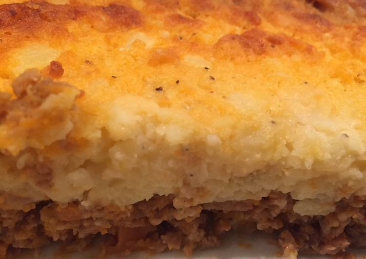 Cottage Pies with cheesy potato topping