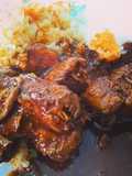 Costillitas de cerdo en chile negro