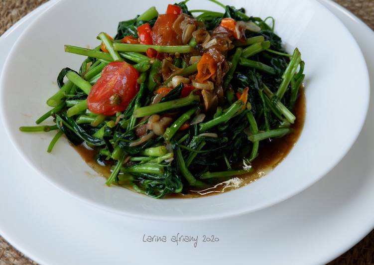 Tumis kangkung balacan