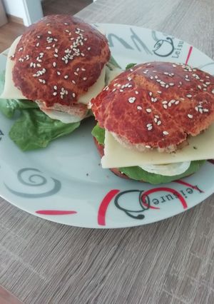 Hamburger házi bucival recept fotója
