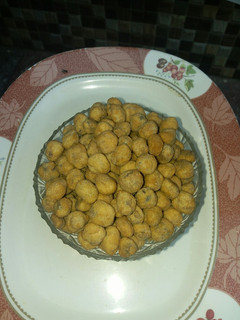 A picture of Peanut burger.