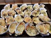 Una foto de ostra al horno