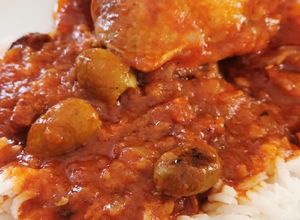 Une photo de Poulet Basquaise