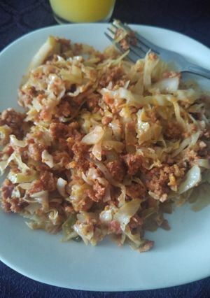 Una foto de Repollo guisado con chorizo