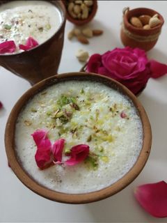 पंजाबी मीठी लस्सी (punjabi meethi lassi recipe in Hindi) रेसिपी मुख्य फोटो