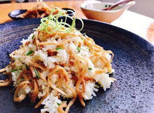 Hình của món Cơm chiên xá bấu.