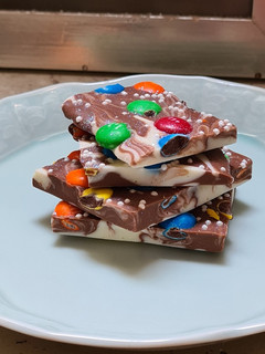 Una foto de Bark de chocolate (palanqueta o corteza)