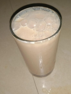 பேரீச்சம் பழ மில்க் ஷேக் (Peritchampazha milkshake recipe in tamil) செய்முறை முக்கிய புகைப்படம்
