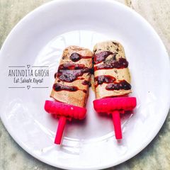 A picture of Nutella and Oreo Popsicles.