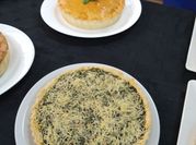 Una foto de quiche de espinaca queso