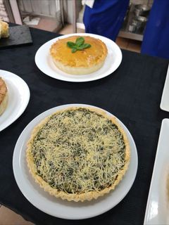 Una foto de Quiche de espinaca con champiñones, quiche Lorraine