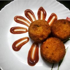 A picture of Aloo Tikki.