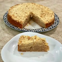 A picture of Apple Cake with Streusel Topping.