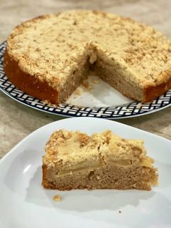 A picture of Apple Cake with Streusel Topping.