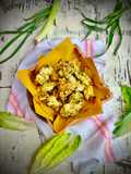 Frittelle con cipollotto e lattuga Romana